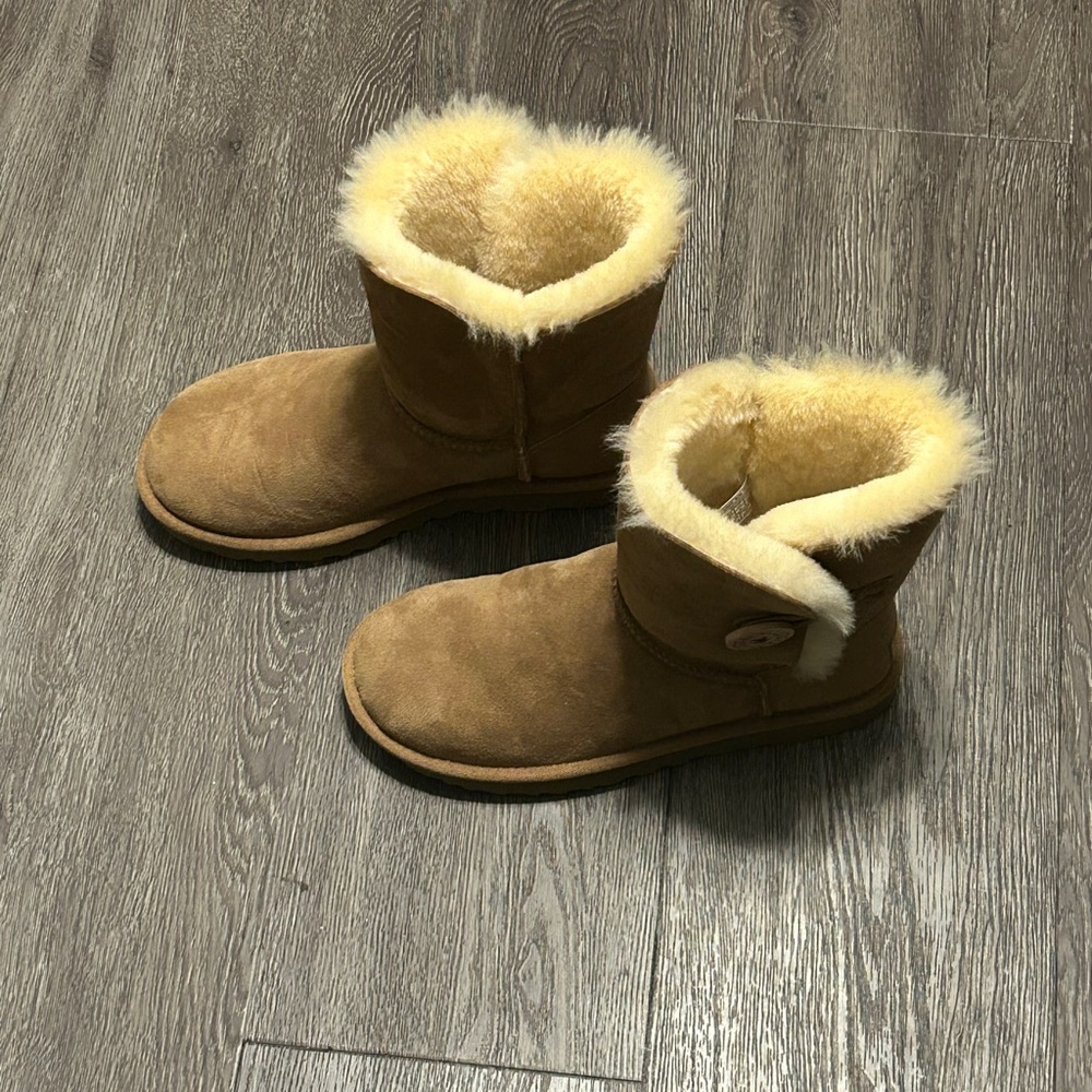 UGGs